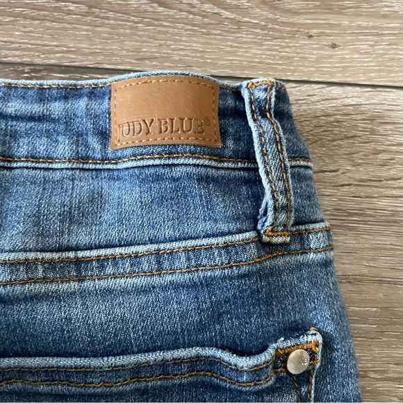 Judy Blue Distressed Relaxed Fit Jeans High Rise Style JB88242 Size 30 - Picture 9 of 11